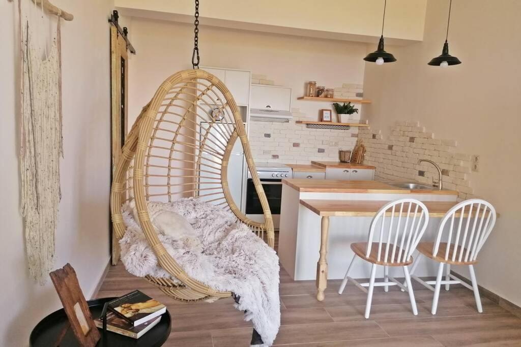 Alkyoni - Stavi'S Guesthouse Míloi Εξωτερικό φωτογραφία